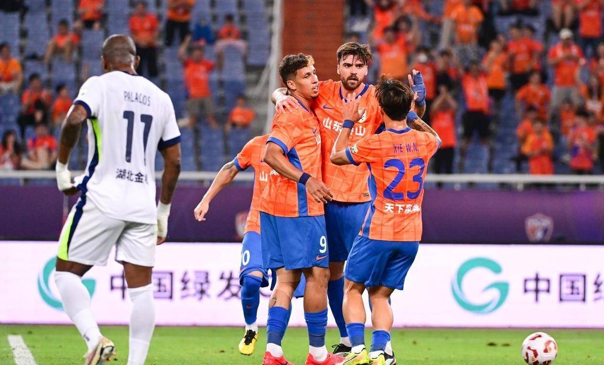 华体会官方登录入口-凭借一波山东泰山，中超成功爆冷，现场全场沸腾