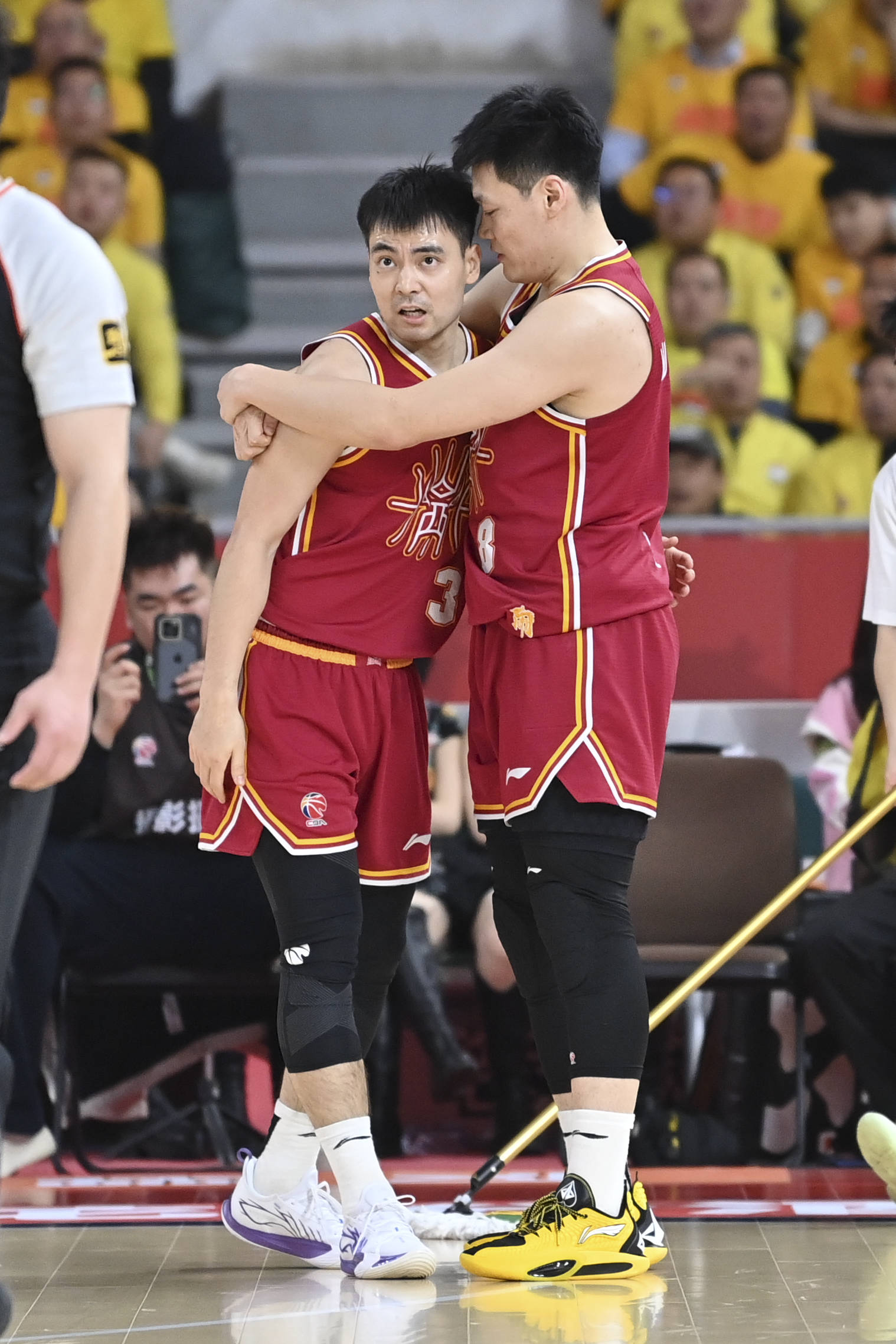 包含吉林队在CBA季后赛中打出绝杀，被誉为观众齐声高喊的词条