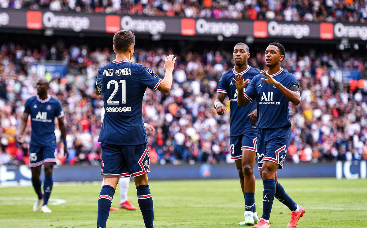 世俱杯小组赛收官，巴萨队迎来强敌巴黎的简单介绍