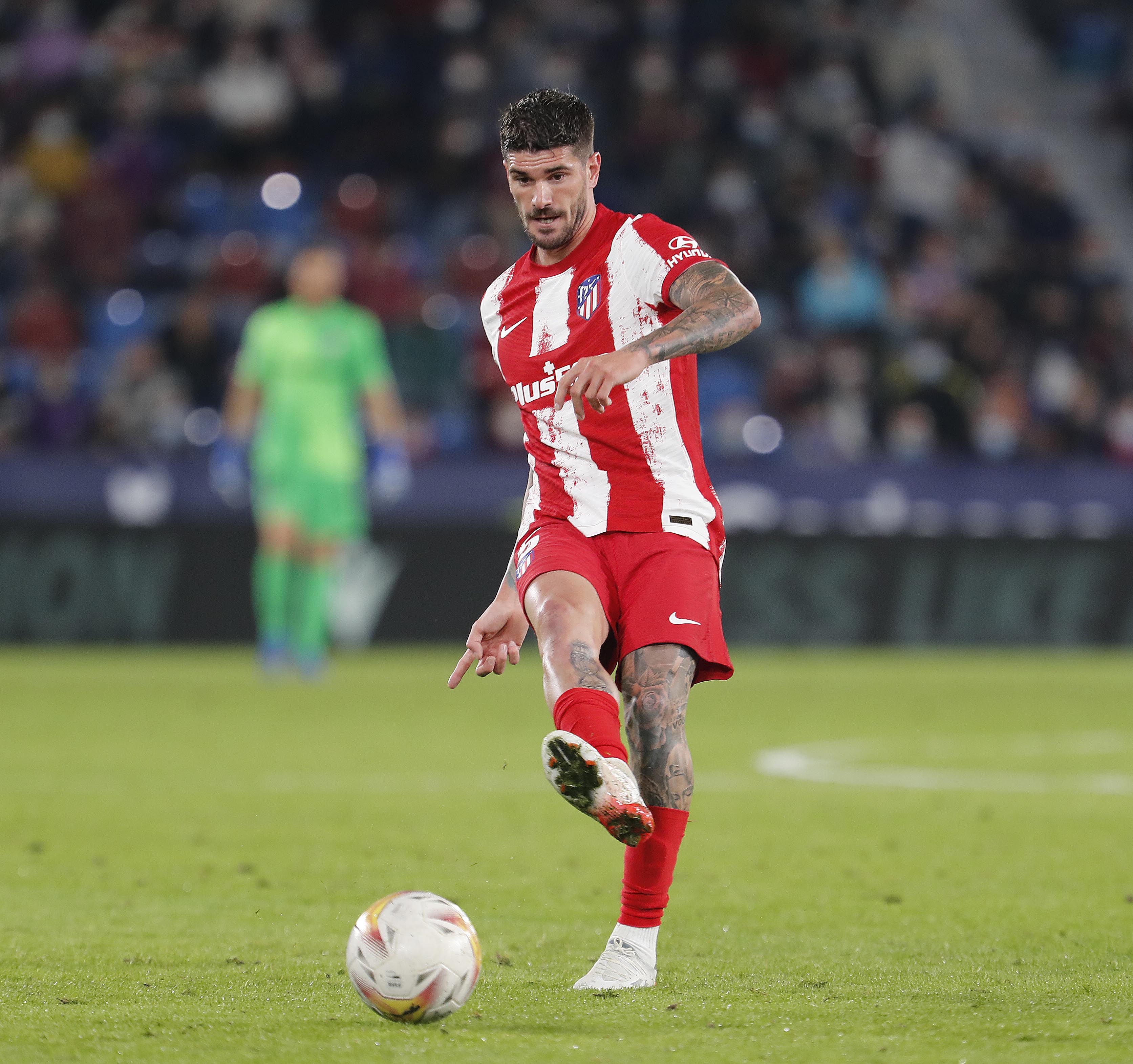 华体会电竞-马德里豪门新援发威，球队士气显著提升