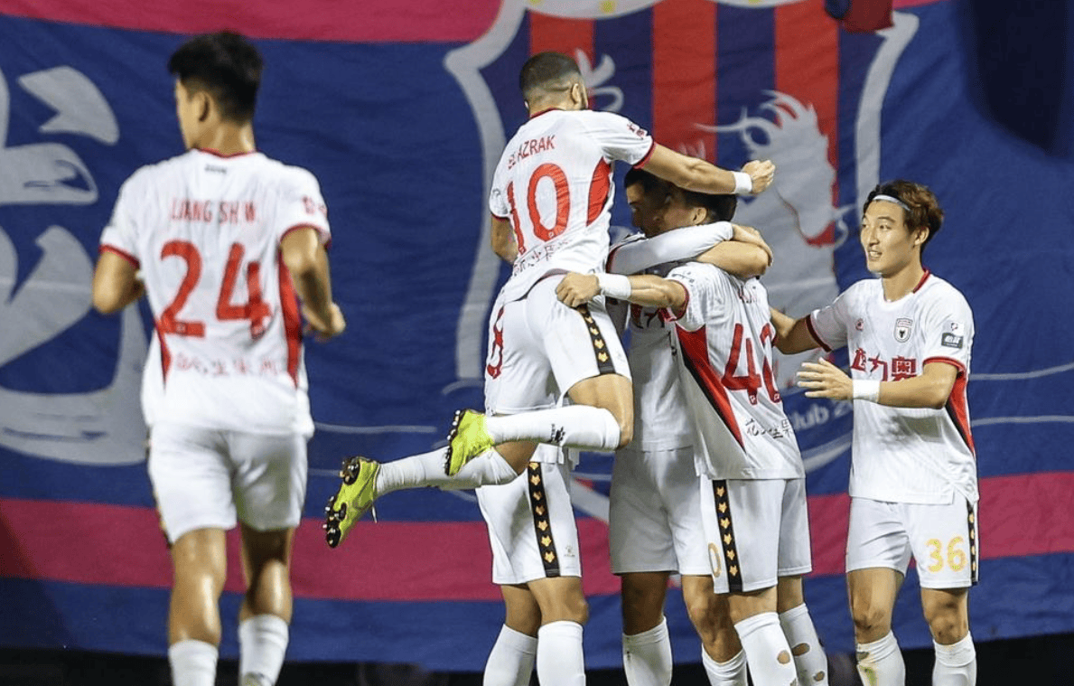 包含重庆斯威客场战平，对冠军难掀波澜的词条