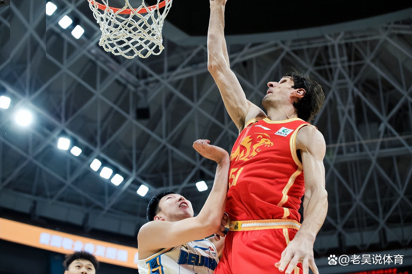 球员在比赛中表现出色，获得赞誉