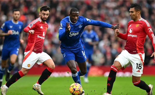 阿根廷前锋助曼联击败切尔西,稳固英超前四位置 阿根廷前锋助曼联击败切尔西,稳固英超前四位置