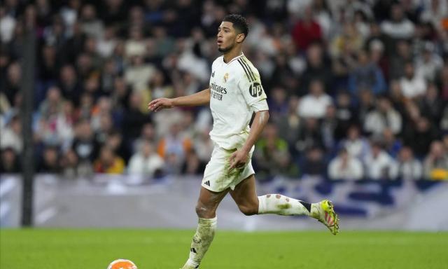 包含皇家马德里硬仗打平，表现稳定继续角逐联赛前列的词条