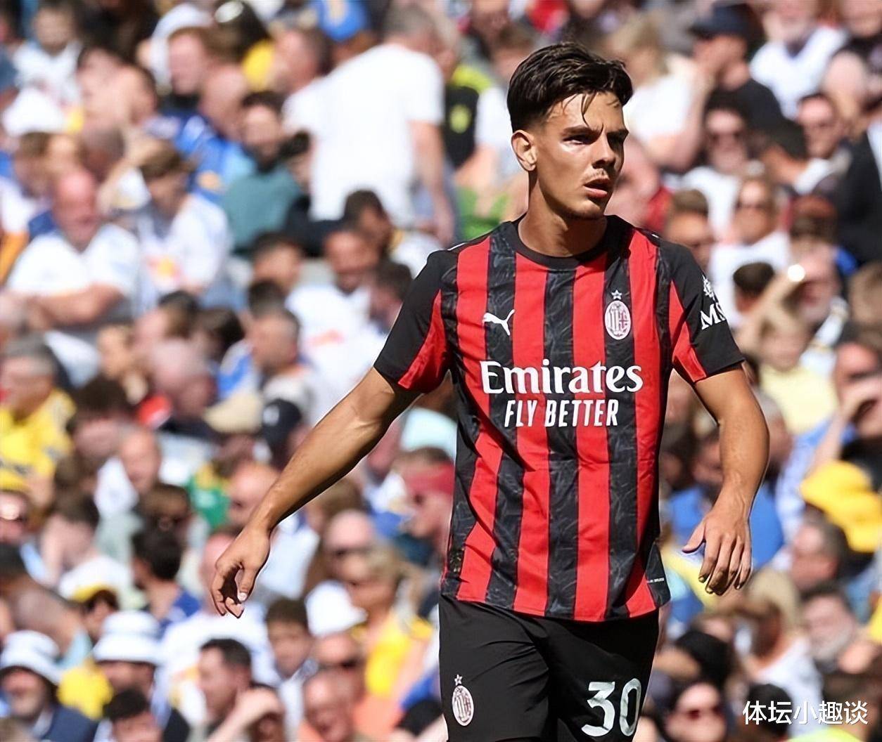 AC米兰新赛季备战大腿戈麦斯领衔主力名单的简单介绍