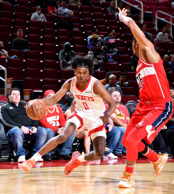 包含火箭队双星逆转，深陷打击波！的词条